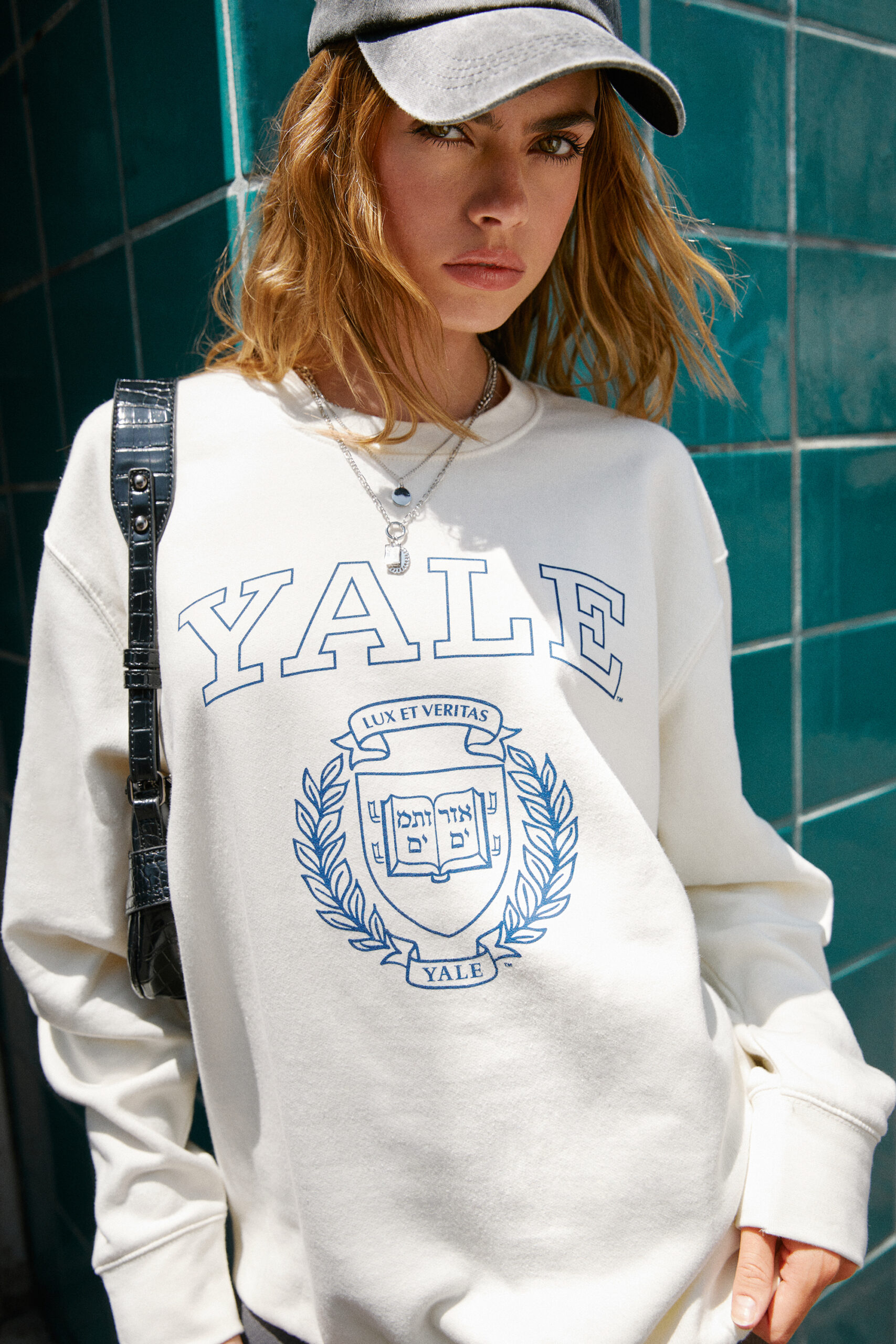 Yale Oversized Graphic Sweatshirt