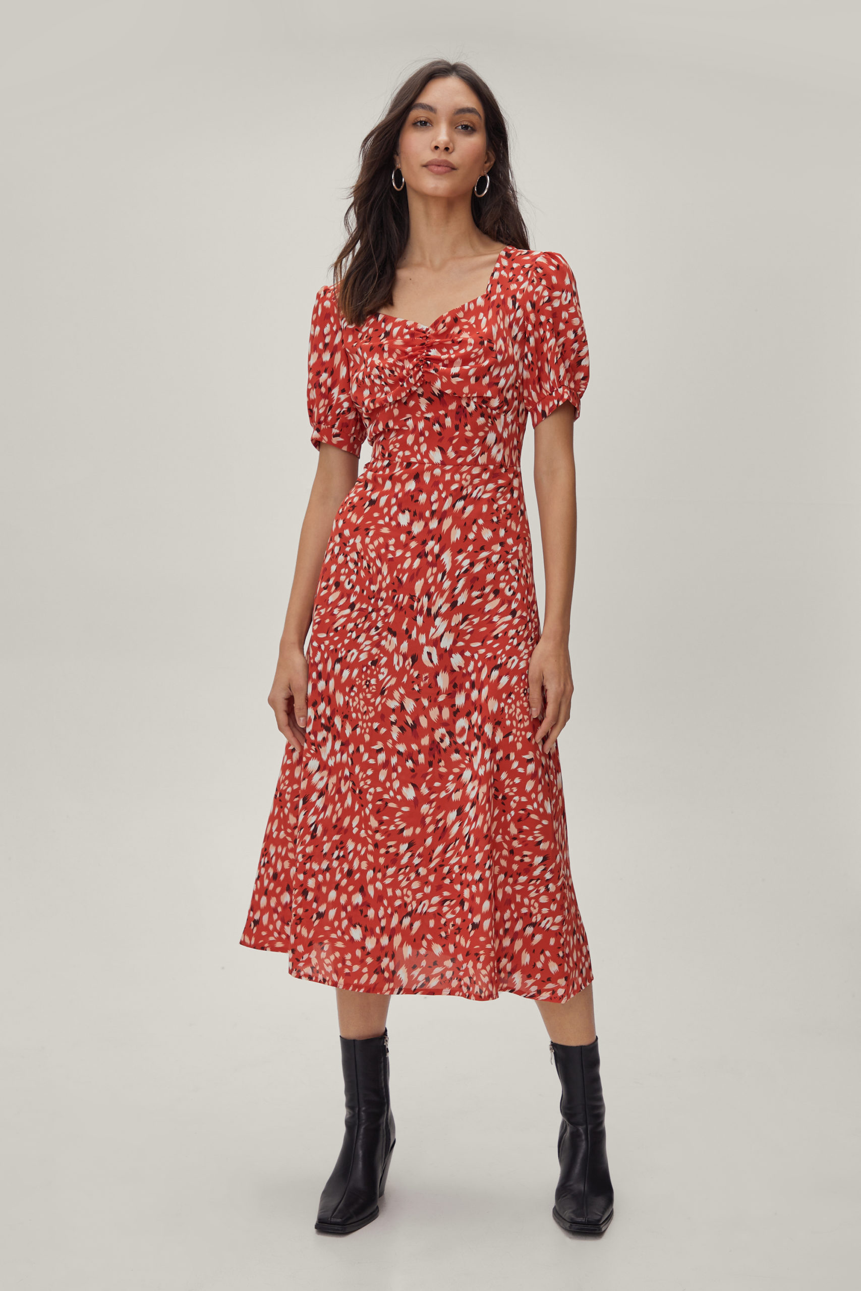 spring-wedding-guest-dresses-nasty-gal