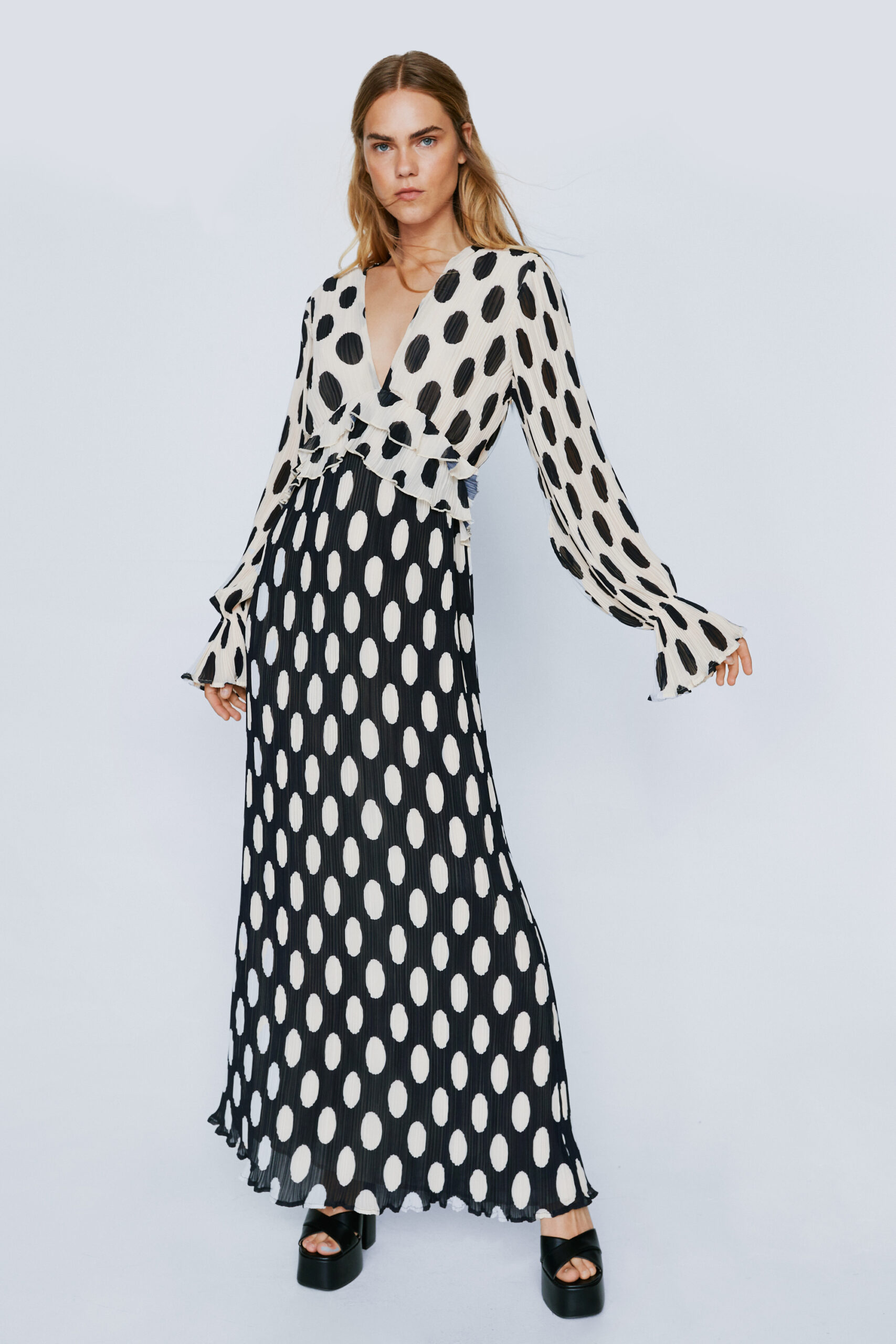 Polka Dot Print Pleated Maxi Dress