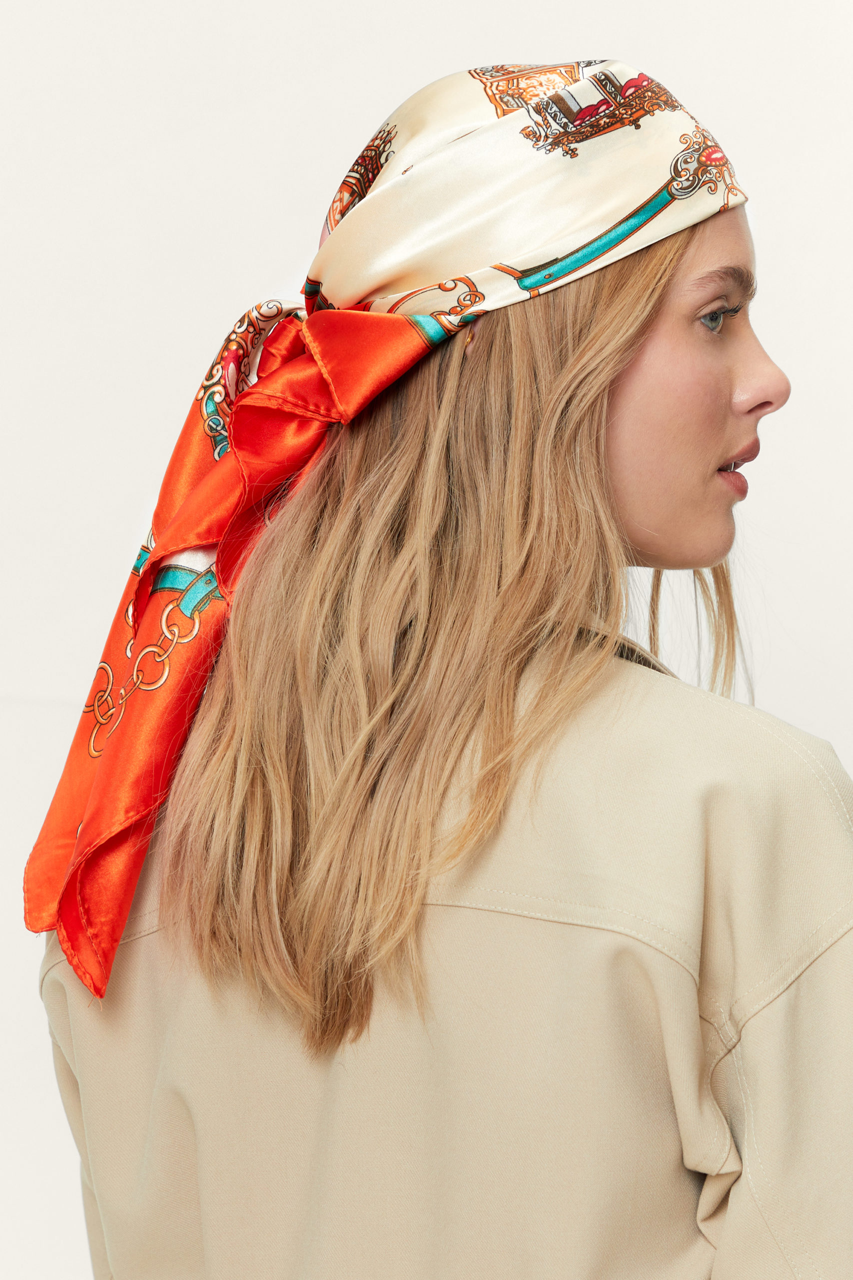 Chain Boarder Satin Headscarf